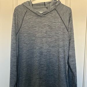 Under Armour Lightweight Hooded Long Sleeve Top